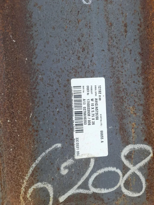 Detalle de identificación de una viga de acero